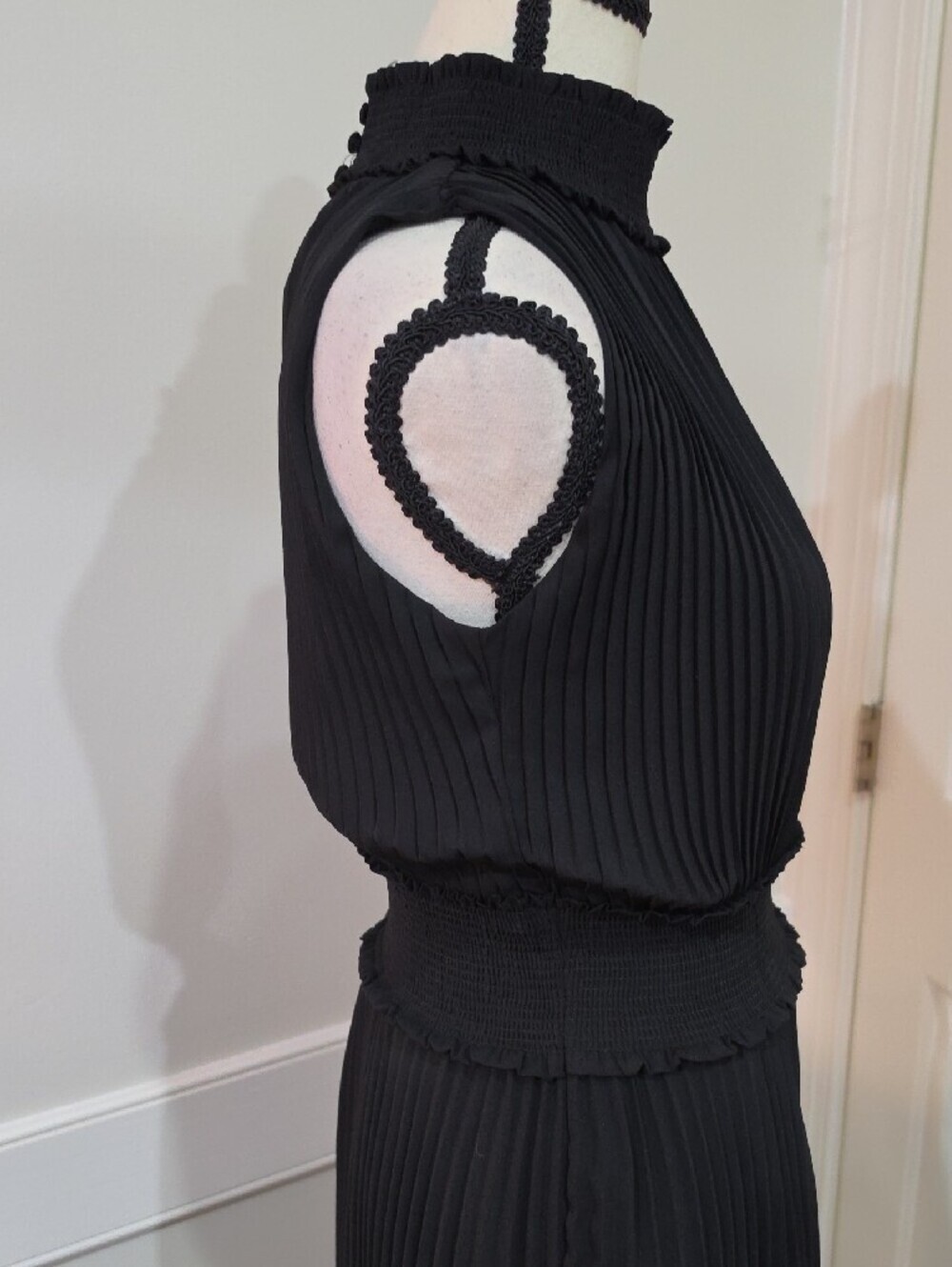 nanette lepore dress black Accordion Pleated Midi - S… neckline adds a touch YGroup_shanice-dress Sparkly Dresses - Pink, Style:1 Sleeve